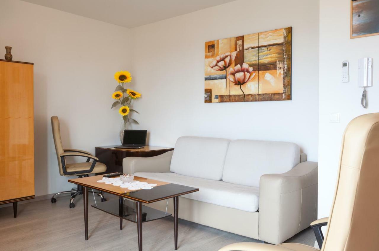 Apartments Turtle Gardens มาคาร์สกา ภายนอก รูปภาพ