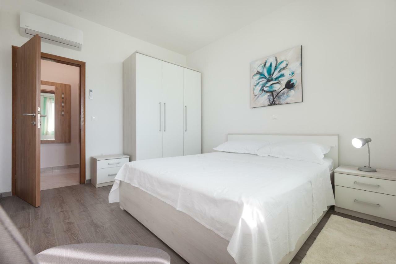 Apartments Turtle Gardens มาคาร์สกา ภายนอก รูปภาพ