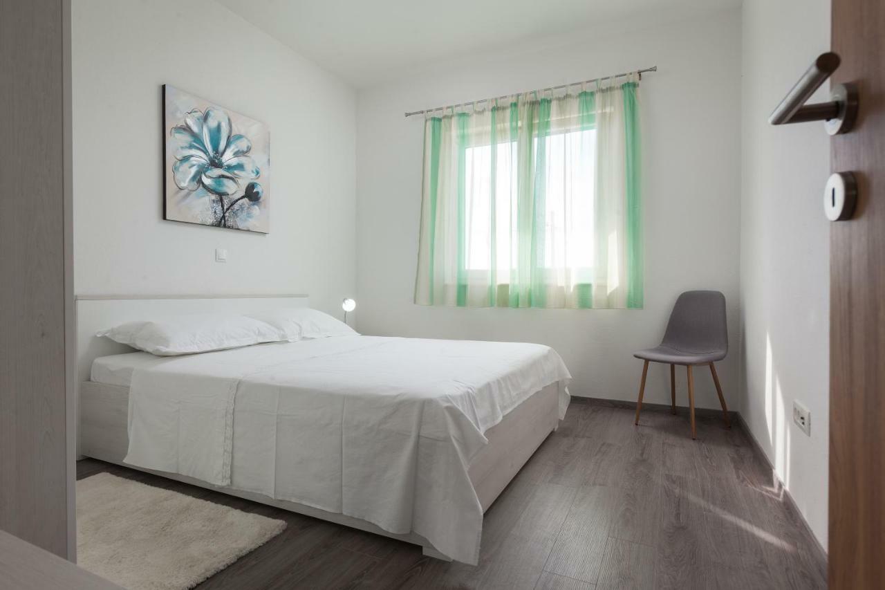 Apartments Turtle Gardens มาคาร์สกา ภายนอก รูปภาพ